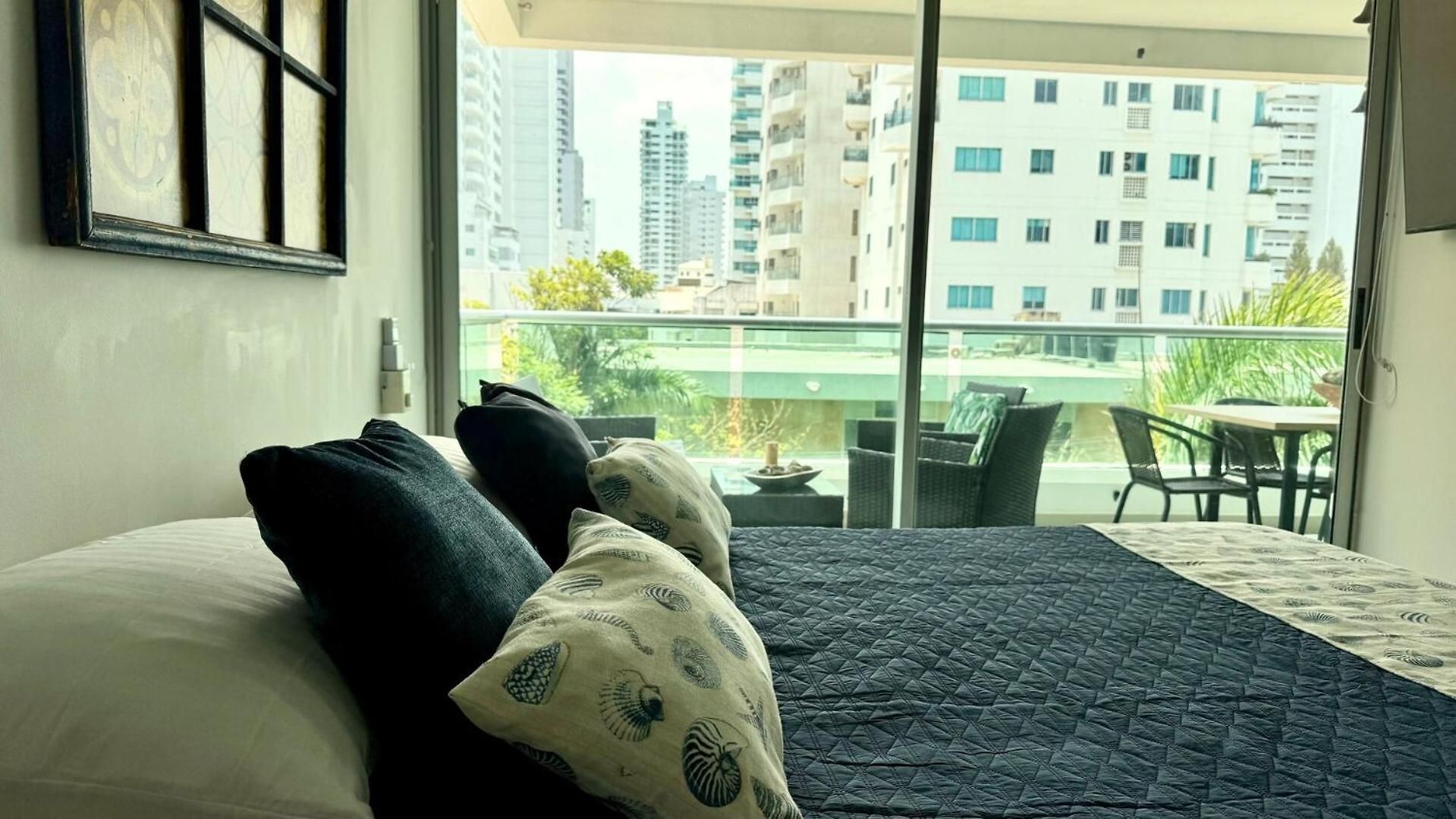 Bay-view 3br Castillogrande | Pool & Rooftop * Cartagena